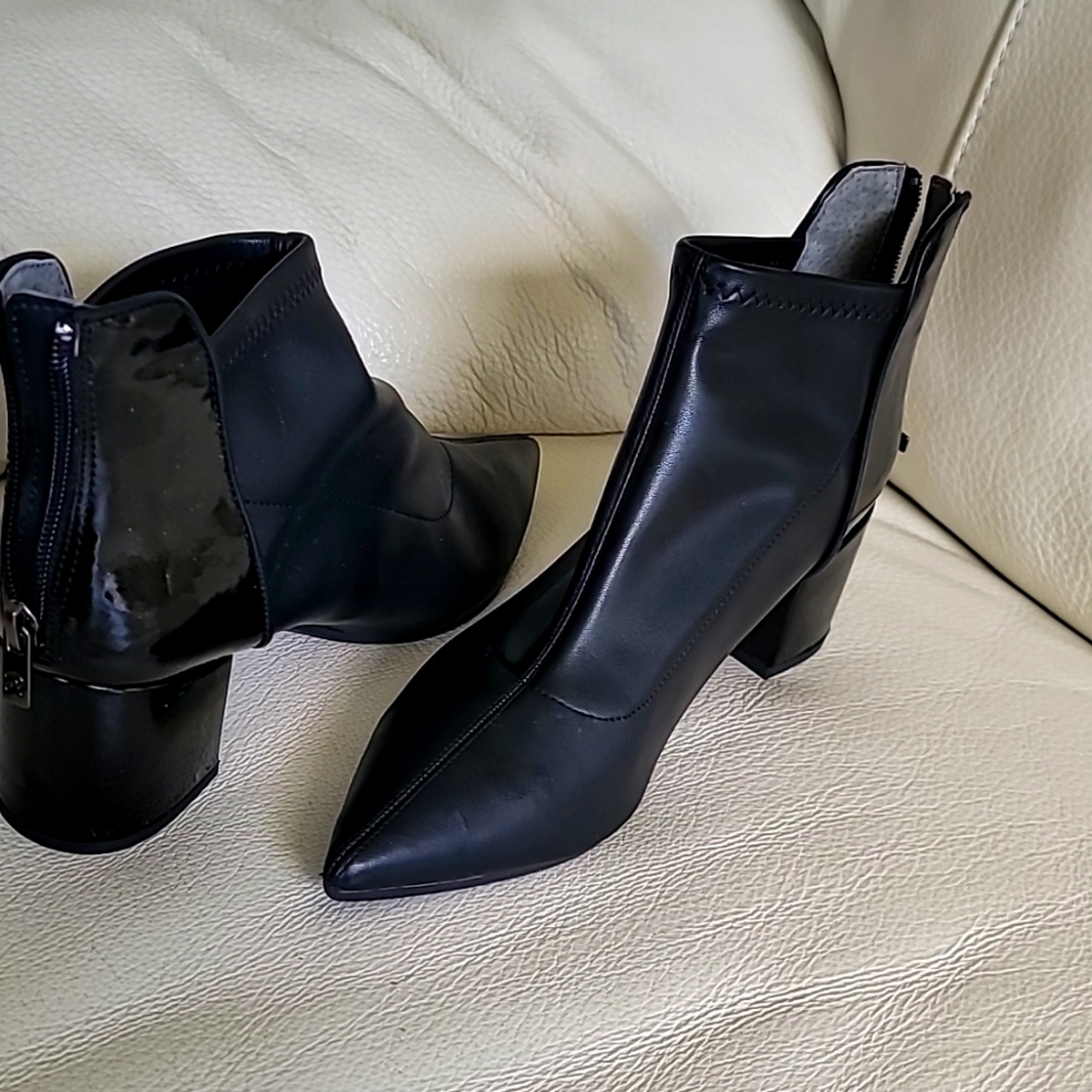 NWT Adrianna Papell Black Booties - Picture 2 of 9